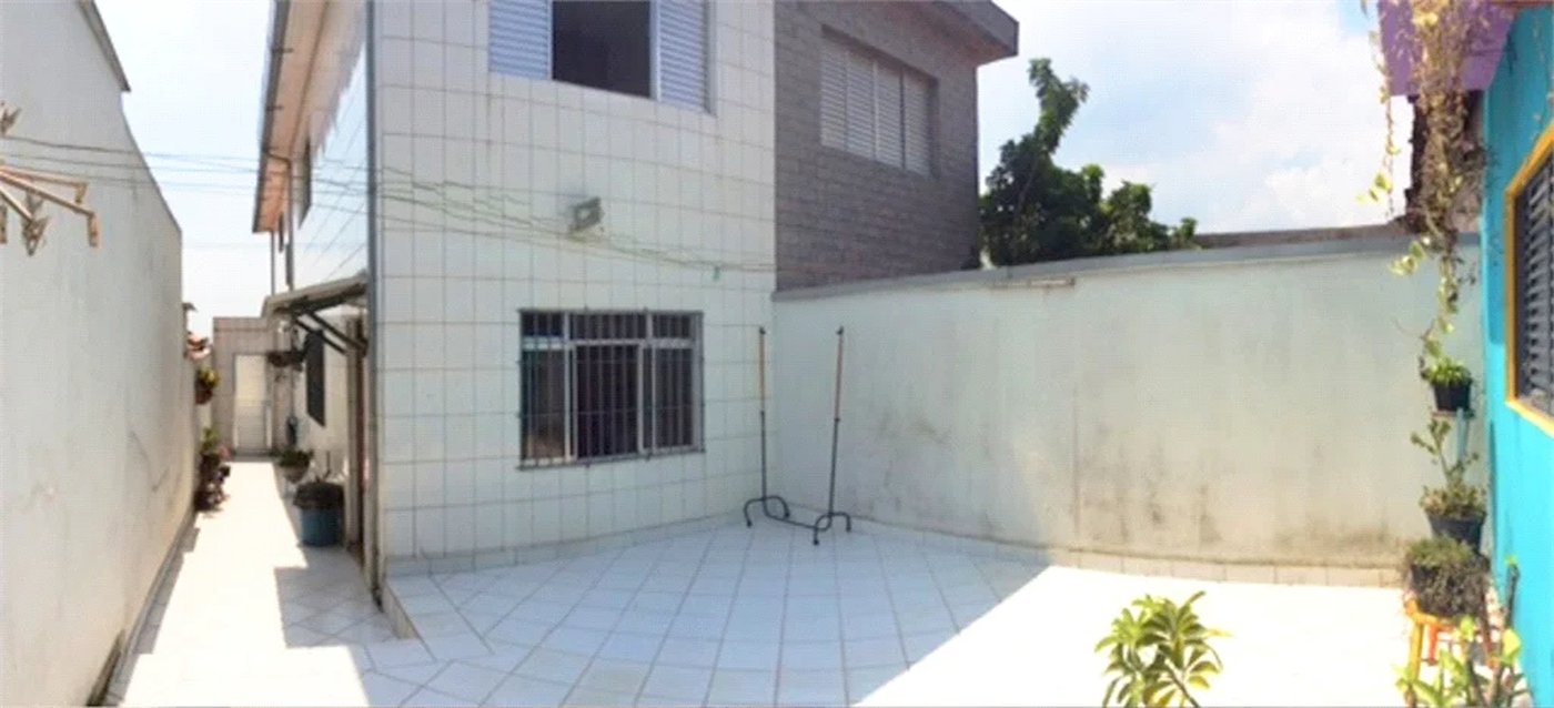 Sobrado à venda com 3 quartos em Parque Independência, São Paulo, SP