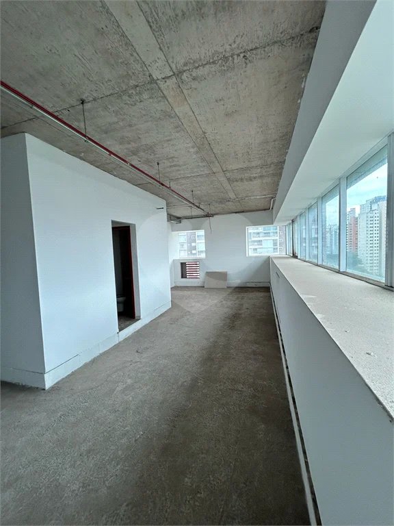 Oportunidade! Sala Comercial de 74m² com Estrutura Completa