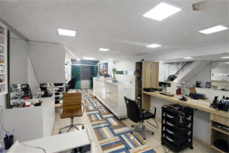 Prédio com Renda no Jabaquara - 773 m2 sendo 13 Studios, Salão Comercial e 22 vagas de garagem!