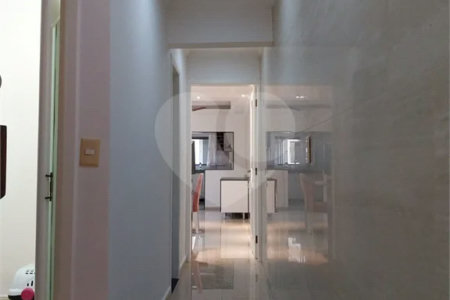 Casa com 324m², 4 dormitórios, sendo 1 suíte, 4 vagas, à venda no Jardim Las Vegas em Santo André.