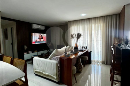 Apartamento à venda com 3 quartos, sendo 1 suíte, em Parque Reboucas, São Paulo, SP