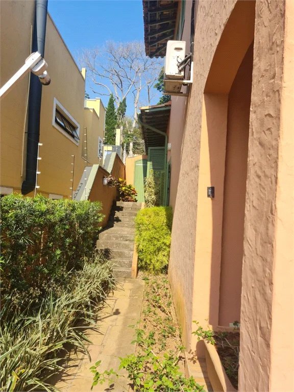 Casa à venda com 5 quartos, sendo 2 suítes, em Jardim Morumbi, São Paulo, SP