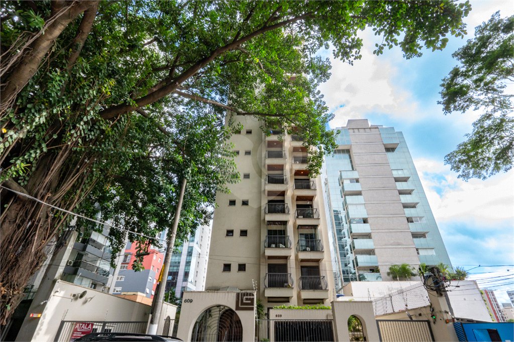 Apartamento à venda com 3 suítes em Vila Nova Conceição, São Paulo, SP