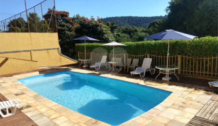 Casa à venda ou para alugar com 6 quartos, sendo 2 suítes,  em Rio Acima, Mairiporã, SP