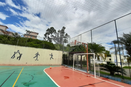 Casa à venda com 3 quartos, sendo 1 suíte, no condomínio Residencial Jardins, São Bernardo do Campo - SP