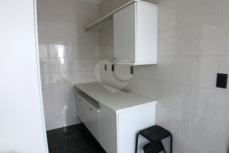 Casa à venda com 4 suítes no condomínio Estância Marambaia, Vinhedo - SP