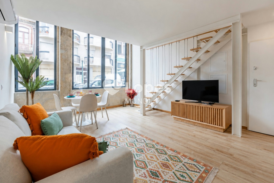 Apartamento T1 Duplex à venda no Bonfim, Porto, Portugal – Mobiliado