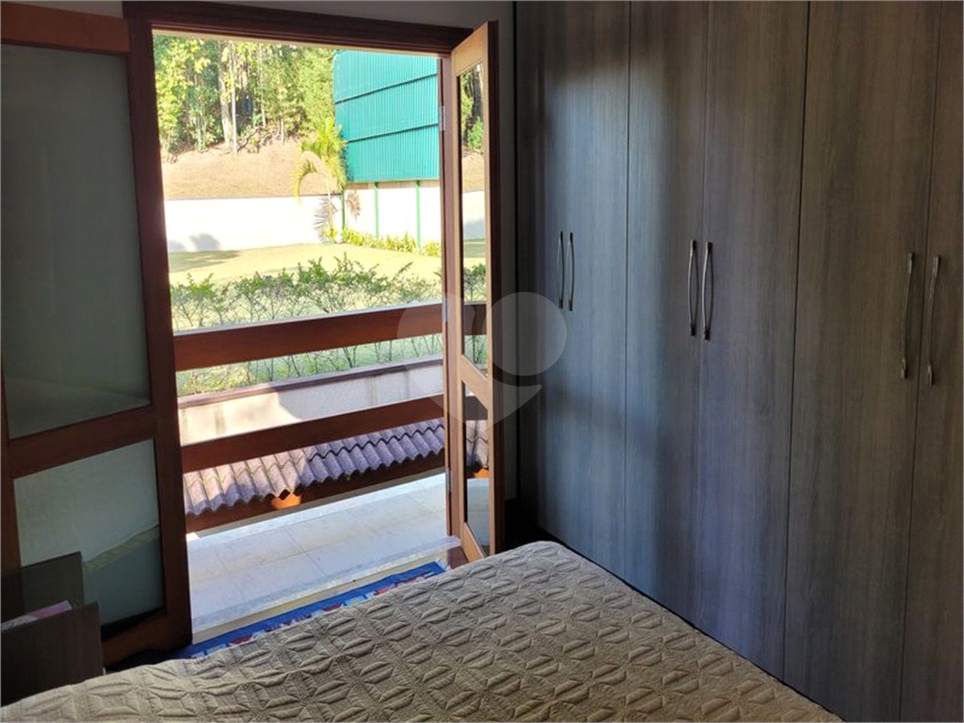 Casa à venda com 4 quartos, sendo 2 suítes, no condomínio Alpes da Cantareira, Mairiporã - SP