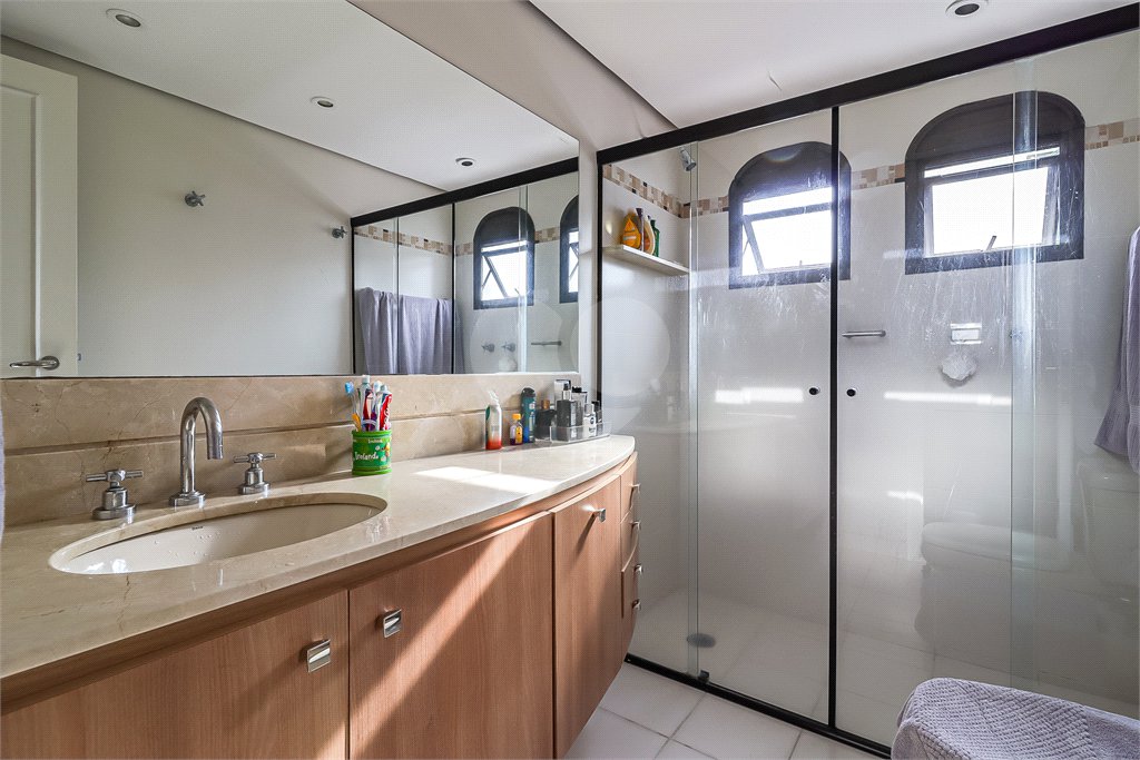 Apartamento à venda com 4 quartos, sendo 2 suítes, em Moema, São Paulo, SP