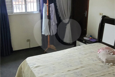 Sobrado à venda com 2 quartos em Cidade Líder, São Paulo, SP