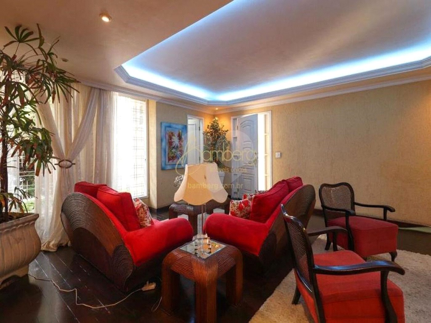 Casa à venda com 4 quartos, sendo 2 suítes, em Jardim Trussardi, São Paulo, SP