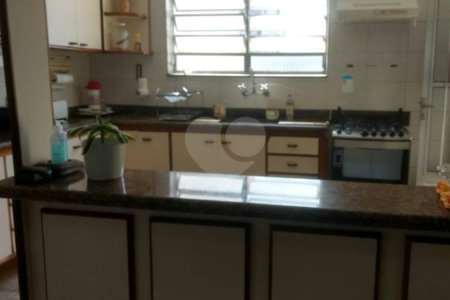 Casa à venda com 3 quartos, sendo 1 suíte, em Vila Mariana, São Paulo, SP