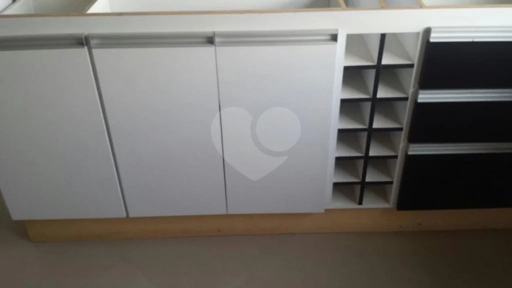 Sobrado à venda com 5 quartos, sendo 3 suítes, em Tremembé, São Paulo, SP