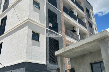 Apartamento à venda com 3 quartos, sendo 1 suíte, no centro de Atibaia - SP