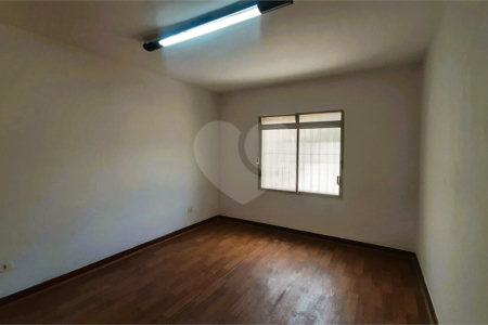 Sobrado à venda com 4 quartos, sendo 2 suítes, em Brooklin Paulista, São Paulo, SP