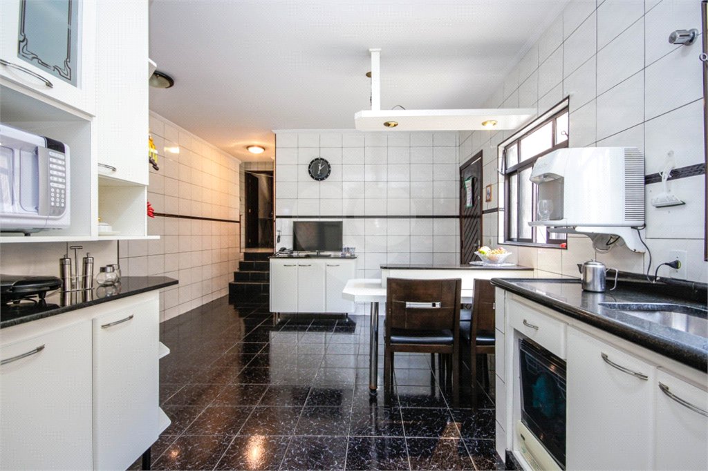 Casa à venda com 6 quartos, sendo 4 suítes, em Vila Anglo Brasileira, São Paulo, SP