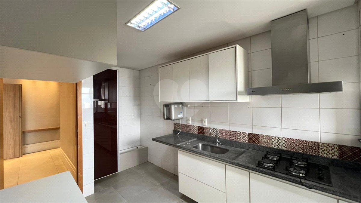 Apartamento à venda com 3 quartos, sendo 1 suíte, no Centro-norte, Cuiabá, MT