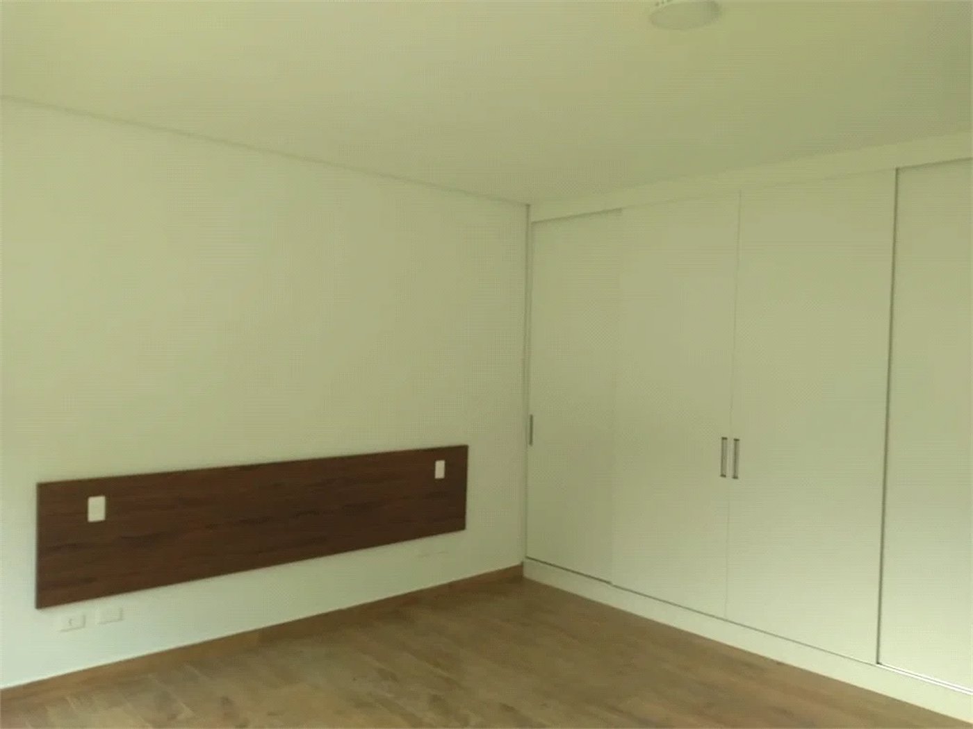 Casa à venda com 4 suítes no condomínio Saint Thomás Rua Uruana,9, Carapicuíba - SP