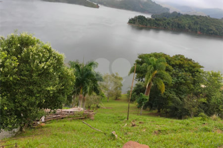 Terreno à venda no condomínio Portal do Igaratá, Igaratá - SP