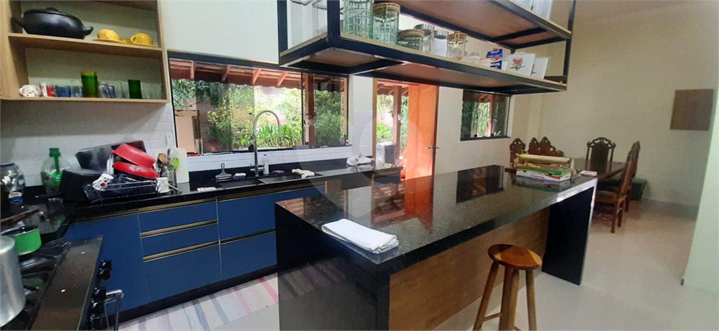 Casa à venda ou para alugar com 5 quartos, sendo 4 suítes, no condomínio Sausalito, Mairiporã - SP