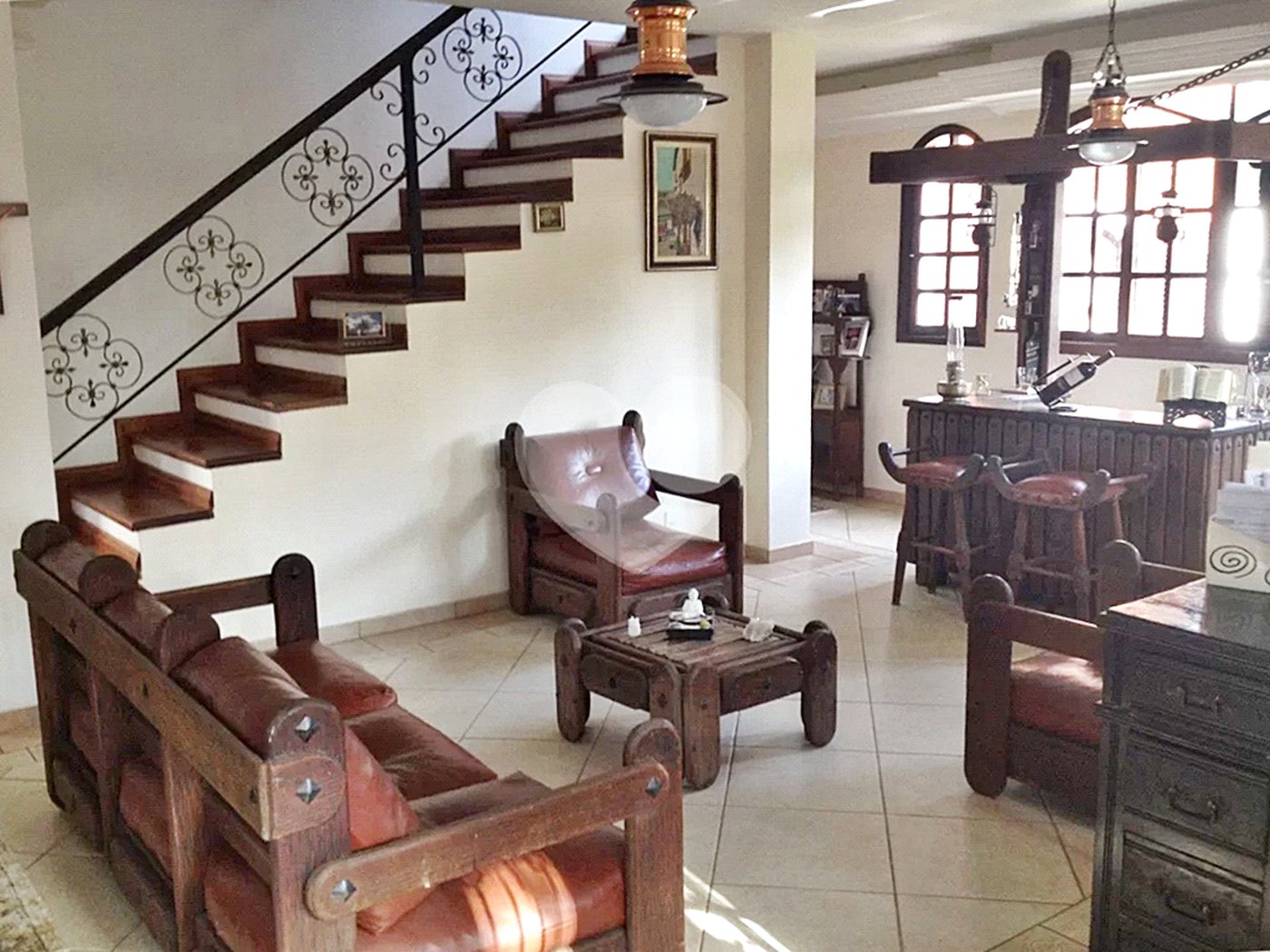 Casa à venda com 4 quartos, sendo 1 suíte, no condomínio Associação Reserva das Hortênsias, Mairiporã - SP