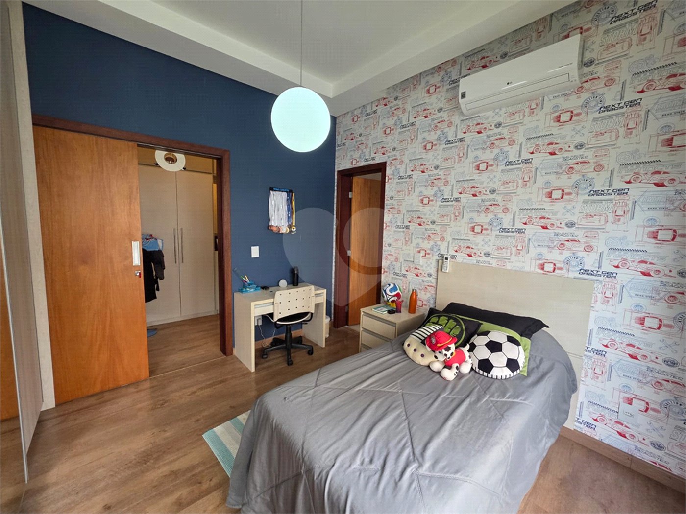 Casa à venda com 4 suítes no condomínio Residencial Jardim Primavera, Louveira - SP
