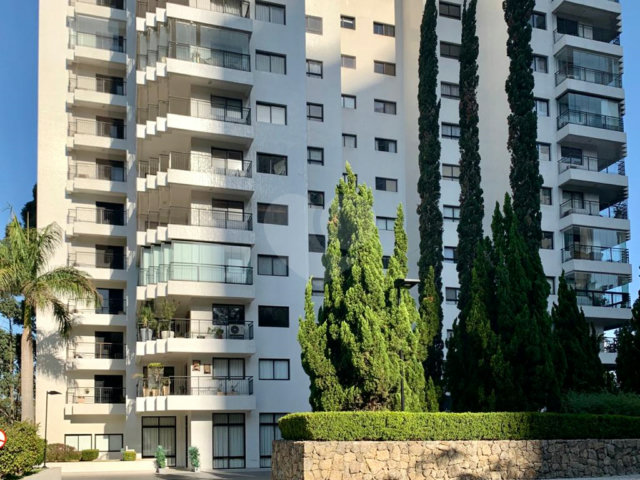 Apartamento à venda com 4 suítes em Jardim Marajoara, São Paulo, SP