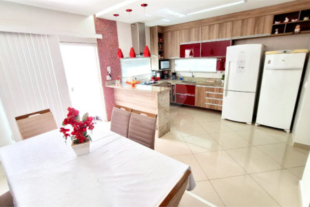 Casa à venda com 2 suítes no condomínio Residencial Vale das Palmeiras, Rio de Janeiro - RJ