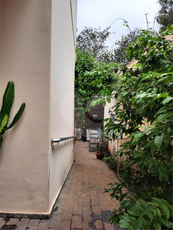 Sobrado à venda com 4 quartos em Brooklin Velho, São Paulo, SP