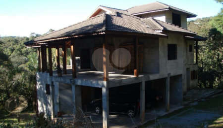 Casa em condomínio à venda com 4 suítes em Serra da Cantareira, Mairiporã, SP
