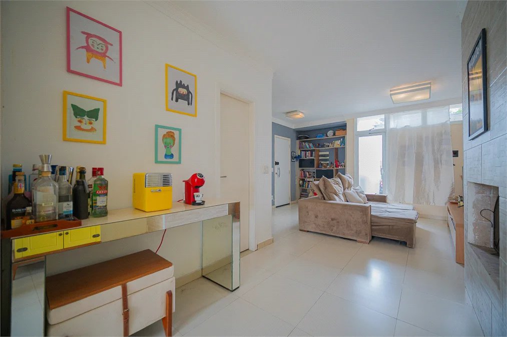 Casa à venda com 3 quartos, sendo 1 suíte,  no condomínio Queluz Vita - Casas, Cotia - SP