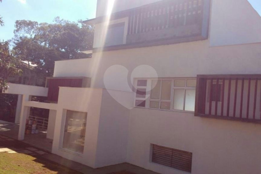 Sobrado à venda com 3 suítes em Seerra da Cantareira, Mairiporã, SP