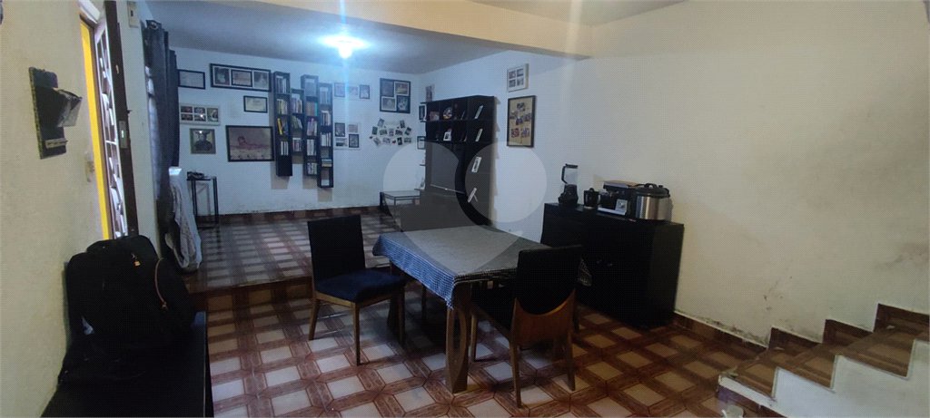 Sobrado à venda com 6 quartos, sendo 1 suíte, em Vila Acoreana, Poá, SP