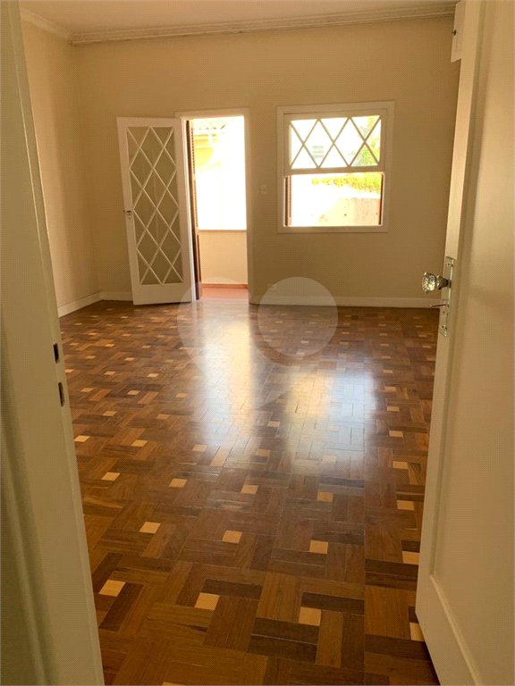 Casa à venda com 3 quartos, sendo 1 suíte,  em Aclimação, São Paulo, SP