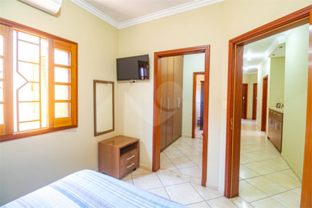 Casa à venda com 4 quartos, sendo 2 suítes, em Parque Residencial Presidente Médici, Itu, SP