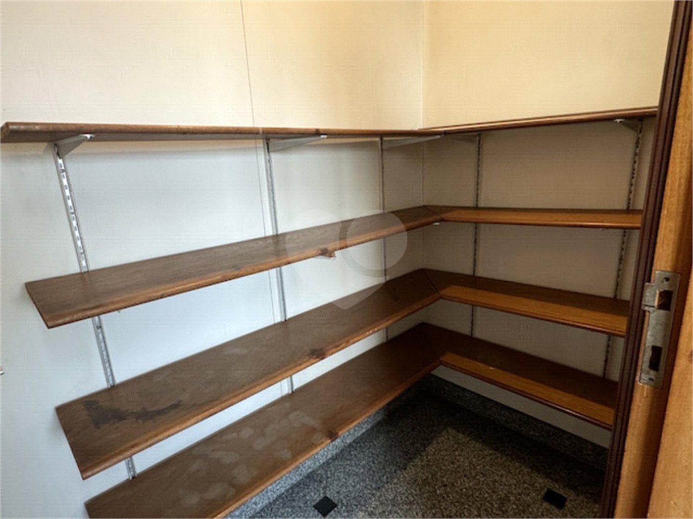 Cobertura à venda ou para alugar com 5 quartos, sendo 4 suítes, em Santo Amaro, São Paulo, SP