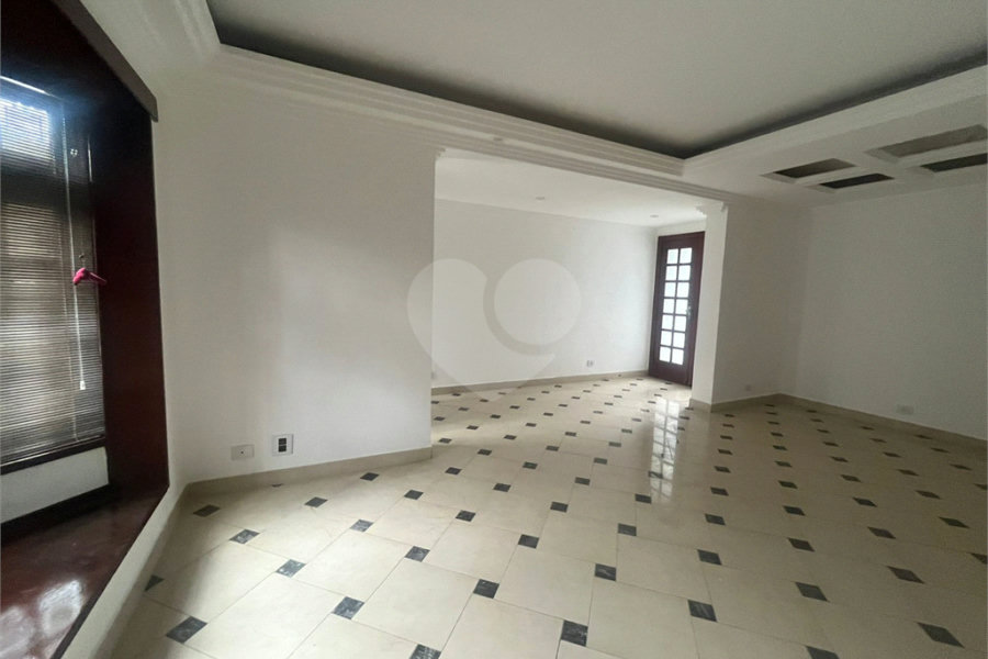 Sobrado à venda com 3 quartos, sendo 1 suíte, em Tremembé, São Paulo, SP