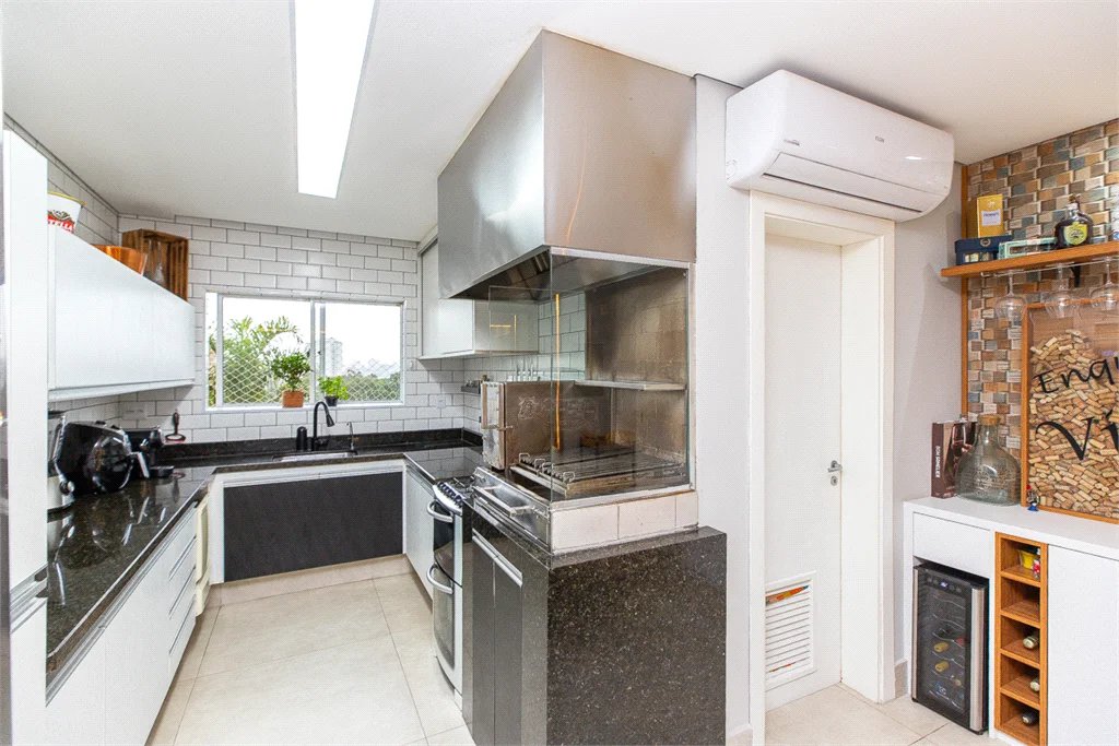 Apartamento à venda com 4 quartos, sendo 1 suíte, em Jardim Monte Kemel, São Paulo, SP