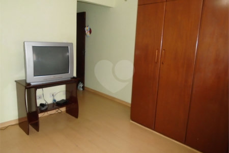 Sobrado à venda com 3 quartos, sendo 1 suíte,  em Santo Amaro, São Paulo, SP