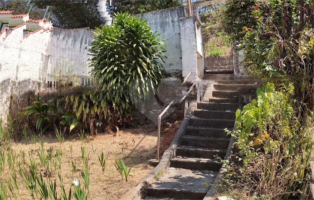 Casa Térrea à venda com 3 quartos em Horto, São Paulo, SP