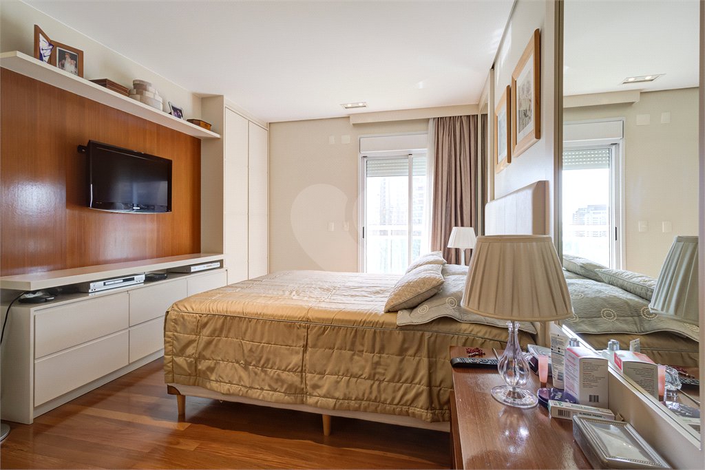 Apartamento à venda com 4 suítes em Brooklin Paulista, São Paulo, SP