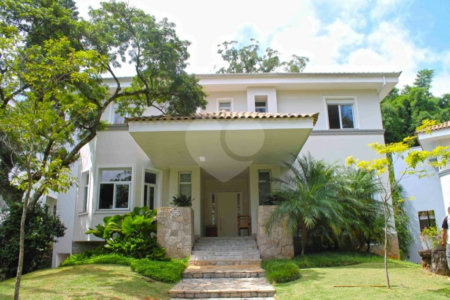 Casa à venda com 3 suítes no condomínio Villa Di San Marino, São Paulo - SP