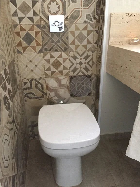 Sobrado à venda com 3 quartos, sendo 1 suíte, em Alto da Boa Vista, São Paulo, SP