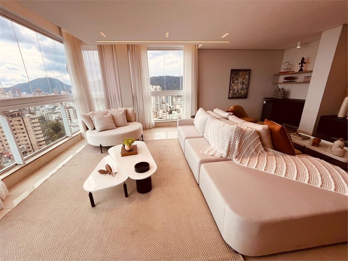 Apartamento com 3 dormitórios à venda, 285 m² por R$ 3.490.000,00 - Jardim Virginia - Guarujá/SP