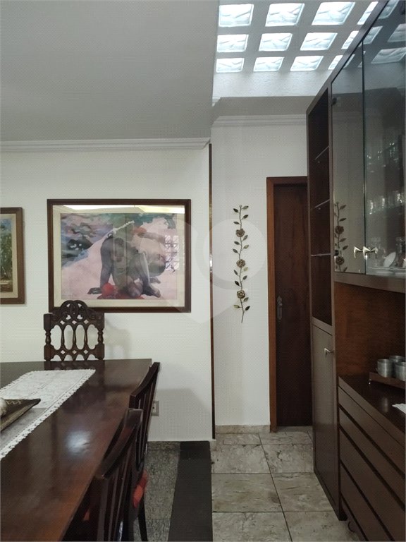 Sobrado à venda com 4 quartos, sendo 1 suíte, em Horto, São Paulo, SP