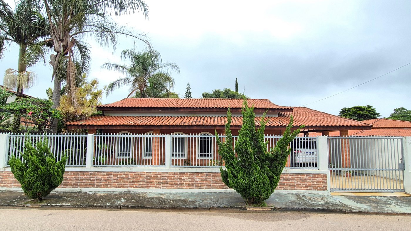 Casa à venda com 4 quartos, sendo 1 suíte,  em Villarejo Sopé da Serra (Vilarejo), Cabreúva, SP