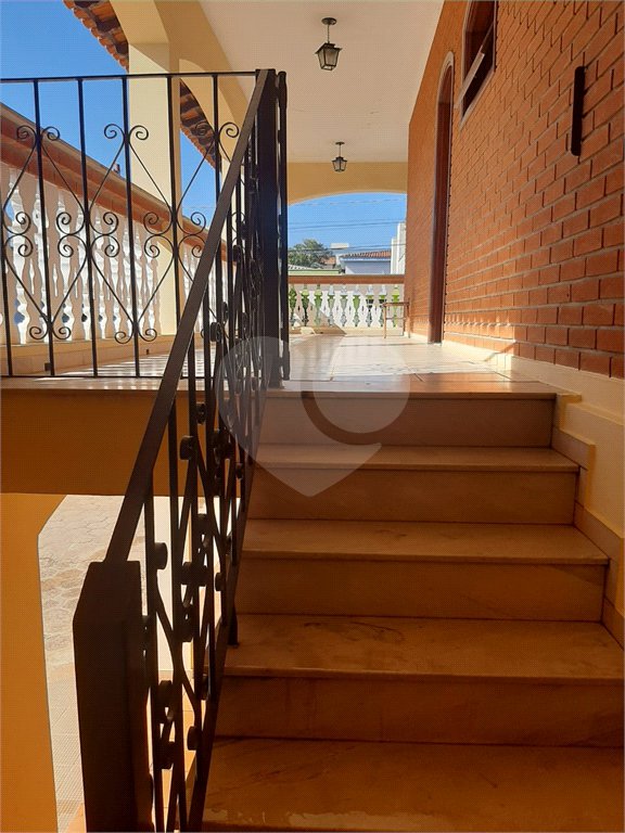 Casa à venda com 3 quartos, sendo 1 suíte, no Centro, Vinhedo, SP