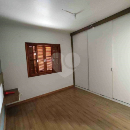 Casa à venda com 3 quartos, sendo 1 suíte, no condomínio Eldourado, São José dos Campos - SP