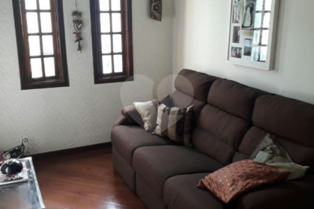 Sobrado à venda com 3 suítes em Santa Teresinha, São Paulo, SP