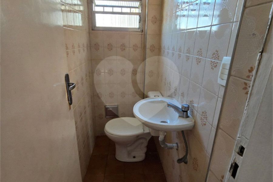 Sobrado à venda com 5 quartos, sendo 1 suíte, em Vila Bonilha, São Paulo, SP